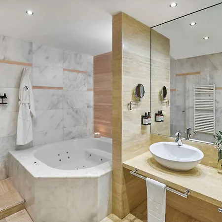 Nh Gran Casino De Extremadura Hotel 5*