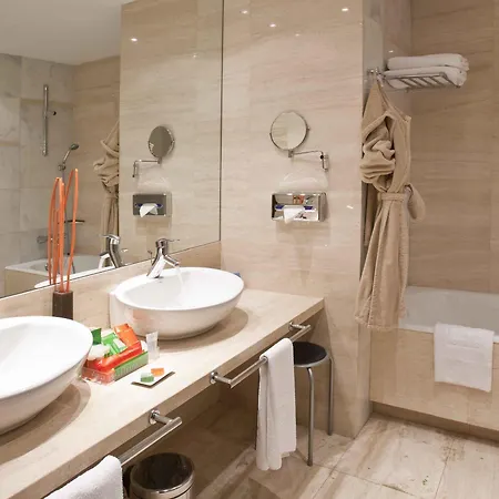 Nh Gran Casino De Extremadura Hotell