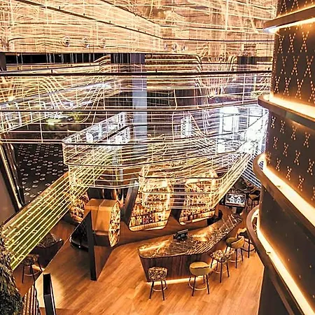 Nh Gran Casino De Extremadura 5*