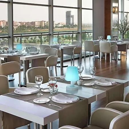 Nh Gran Casino De Extremadura 5*