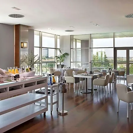Отель Nh Gran Casino De Extremadura 5*