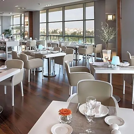 Отель Nh Gran Casino De Extremadura 5*
