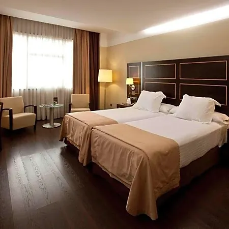 Nh Gran Casino De Extremadura 5*