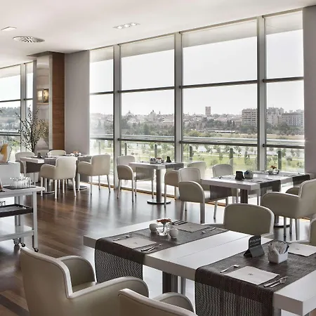 Nh Gran Casino De Extremadura 5*