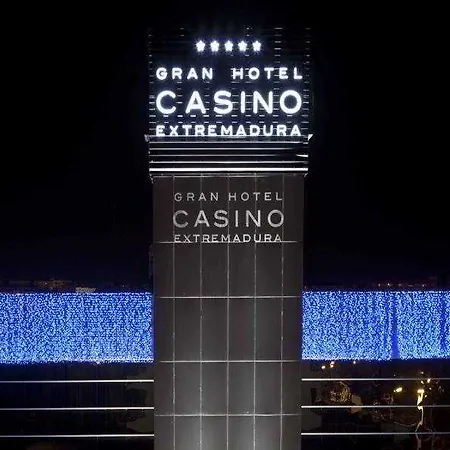Nh Gran Casino De Extremadura 5*