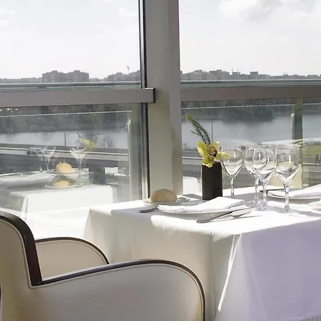 Nh Gran Casino De Extremadura Hotell