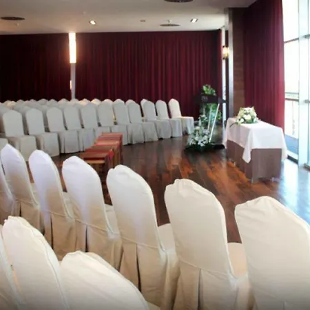 Nh Gran Casino De Extremadura Hotell 5*