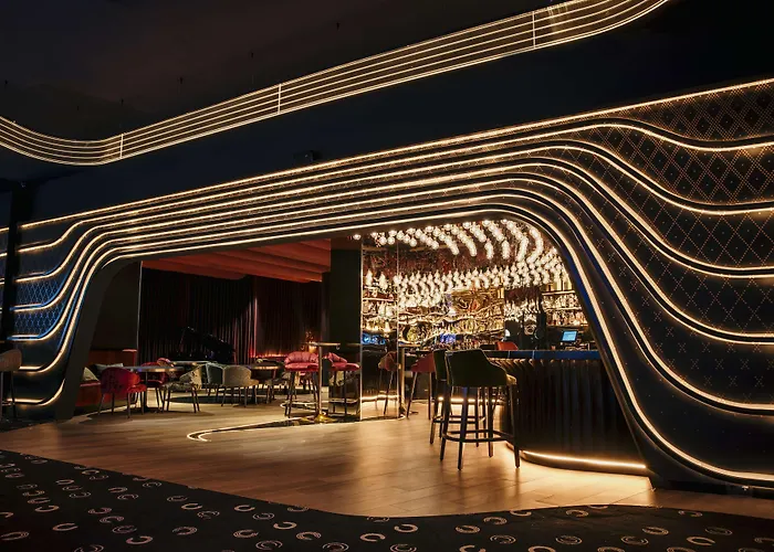 Nh Gran Casino De Extremadura 5*