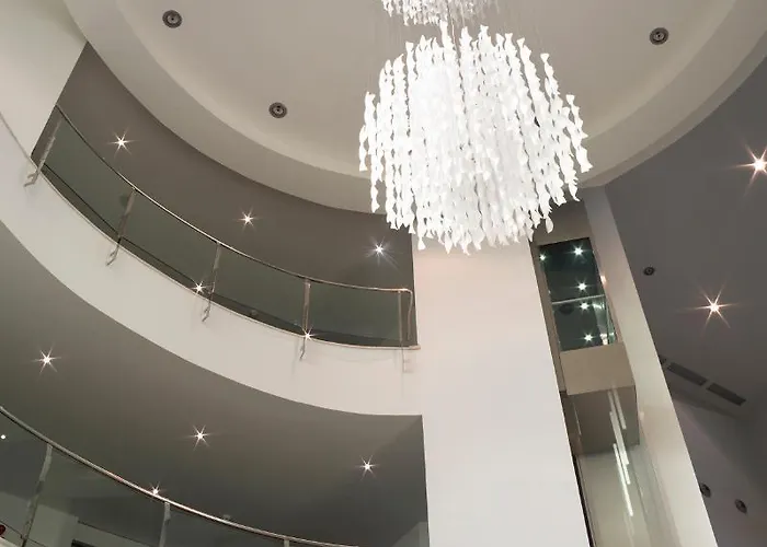 Nh Gran Casino De Extremadura 5*