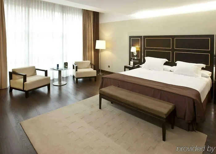 Nh Gran Casino De Extremadura 5*